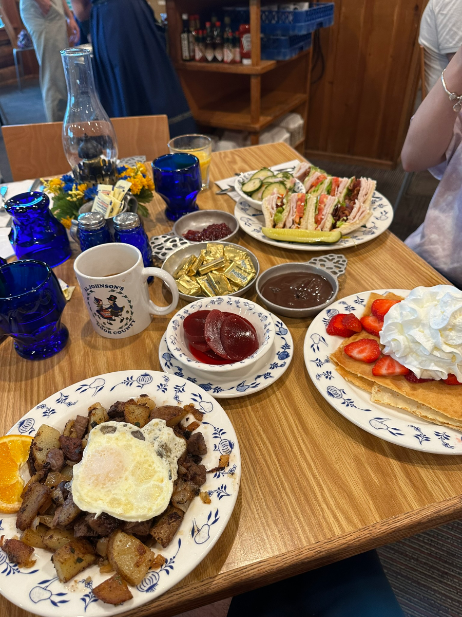 Al Johnson's Swedish Restaurant & Butik